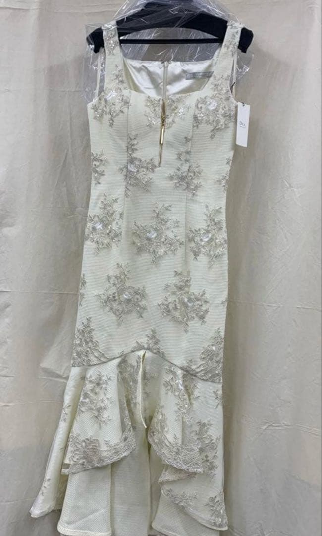 ディアバイローブドフルール膝丈ミディアムキャバドレスSugar