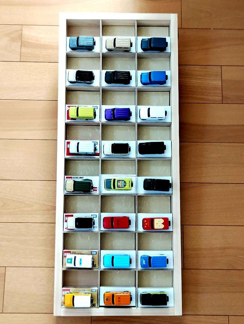 ✨超希少✨トミカ✨ジムニー✨全24台✨缶バッジ＆木製コレクションケース✨