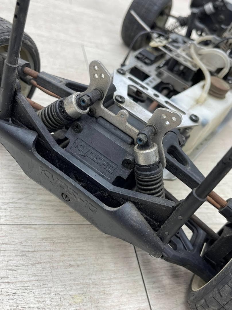 京商 1/8 アウディ クワトロ GS21 ラジコン エンジンカー シャーシ