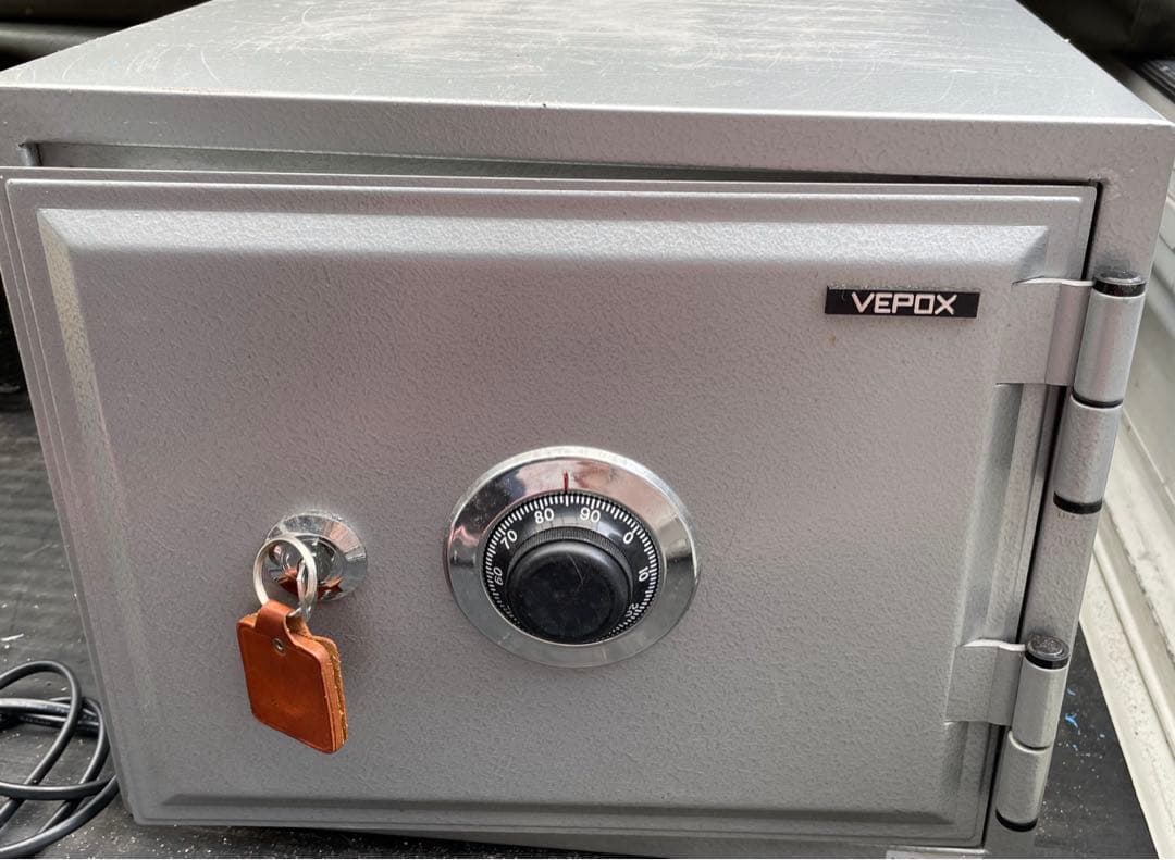 扉付 耐火庫 金庫 VEPOX ベポックス ダイヤル式耐火庫JIS S1037 - メルカリ