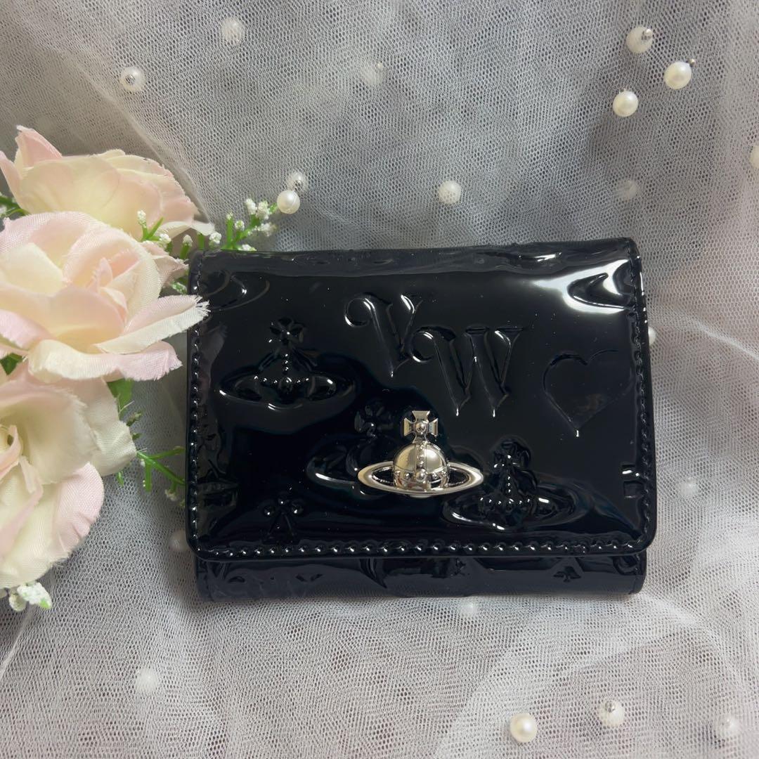 VivienneWestwoodエナメル ブラック 三つ折り財布 - メルカリ