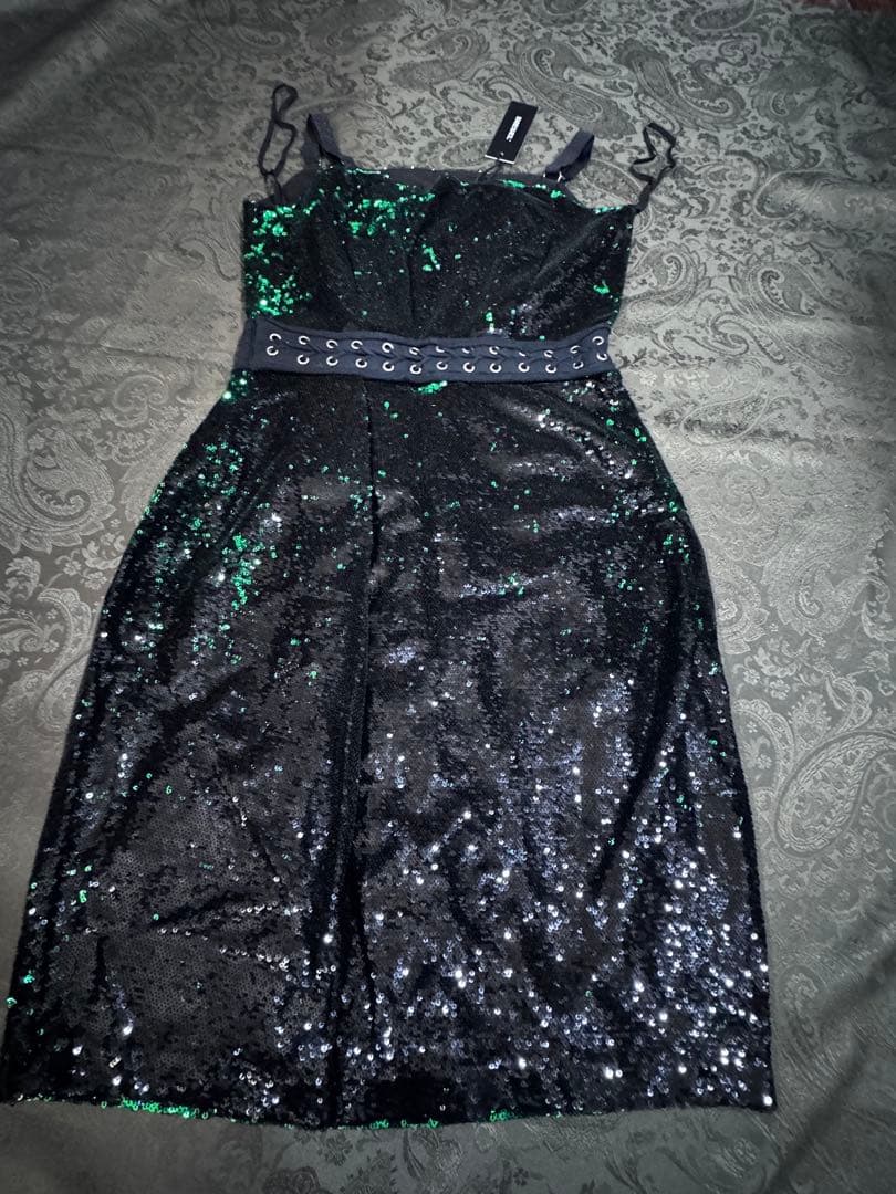 お値下げ中【新品未使用タグ付き】DIESEL総スパンコール ドレス／ワンピース