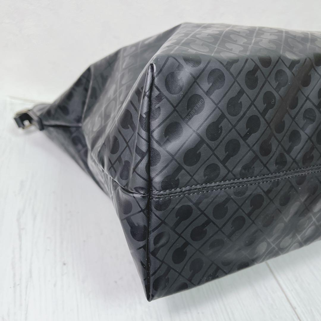 GHERARDINI ソフティ 総柄 黒 ワンショルダーバッグ 大容量