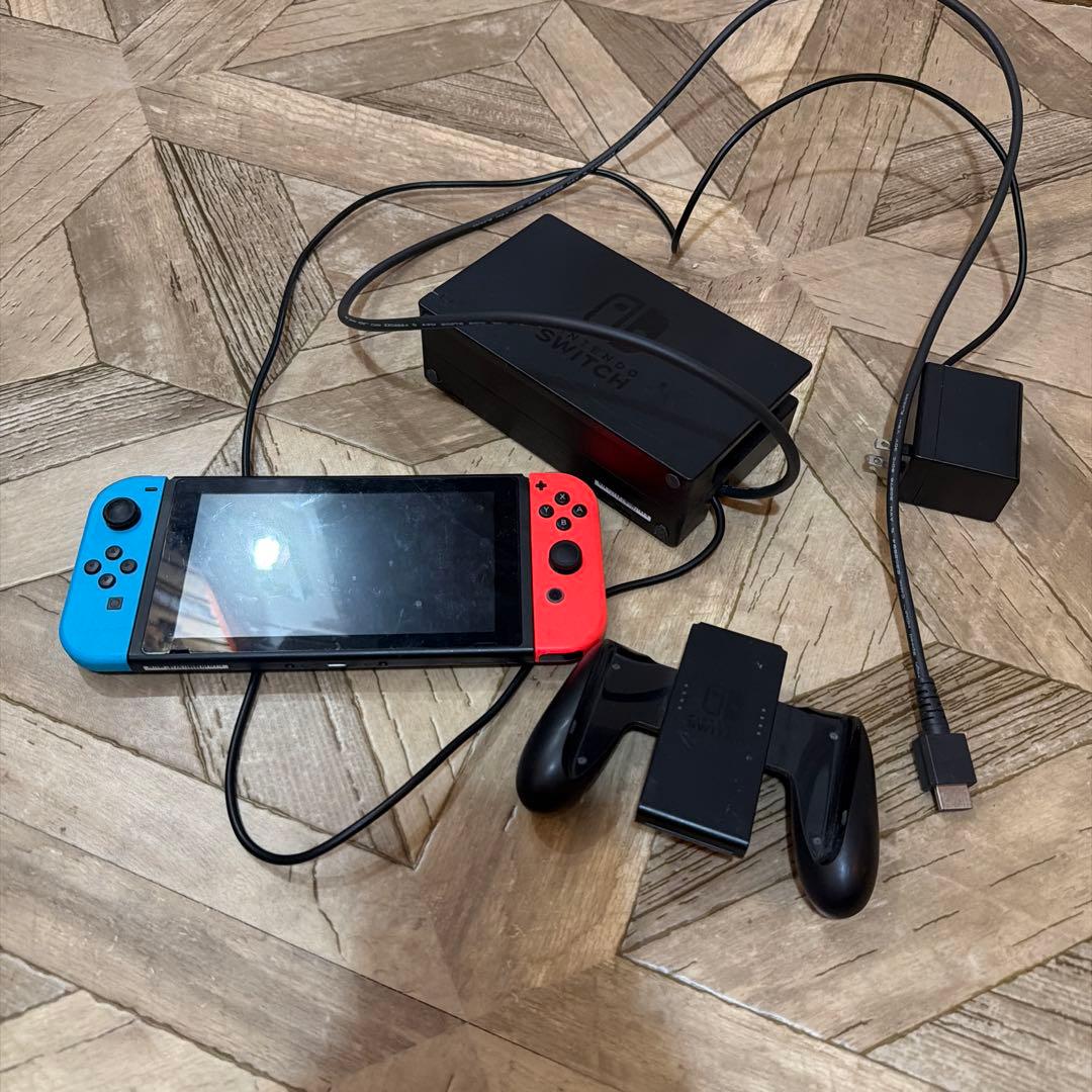 NINTENDO Switch 本体