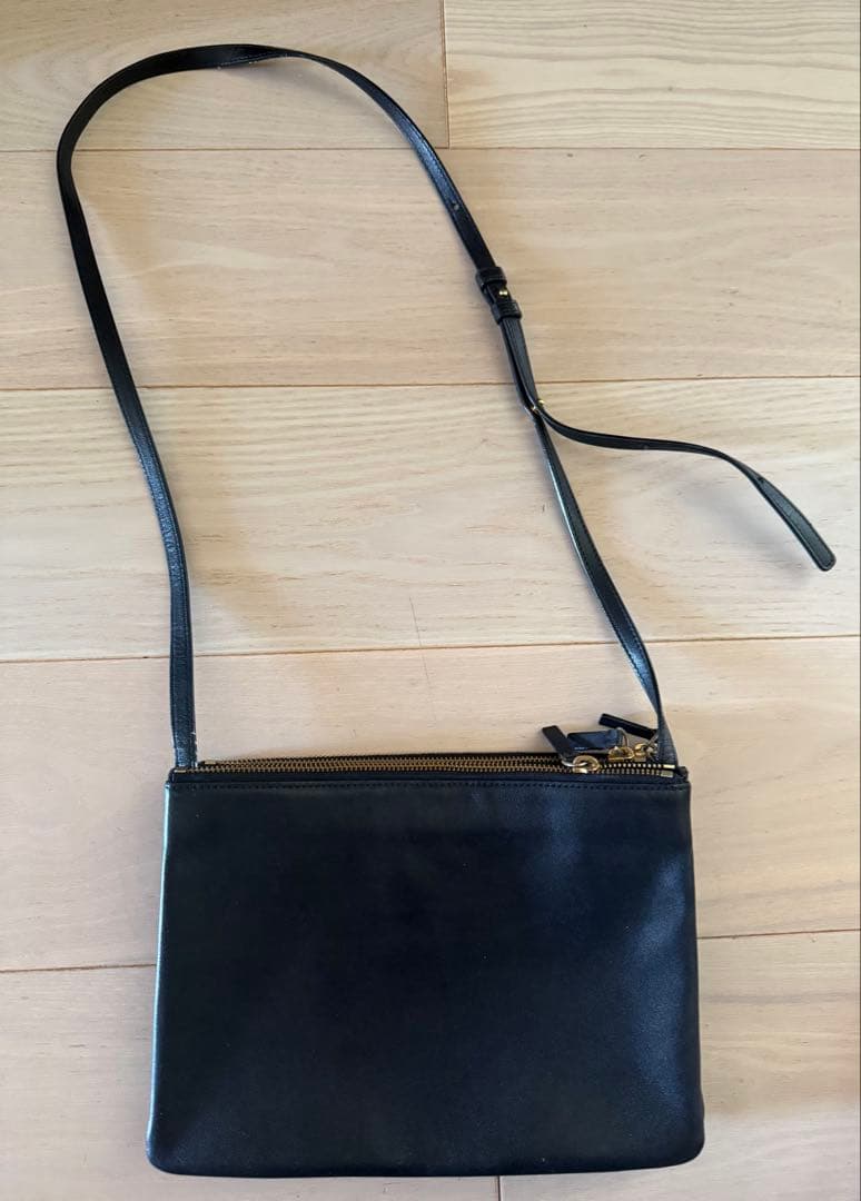 CÉLINE トリオ 黒 レザー ショルダーバッグ　ラージ