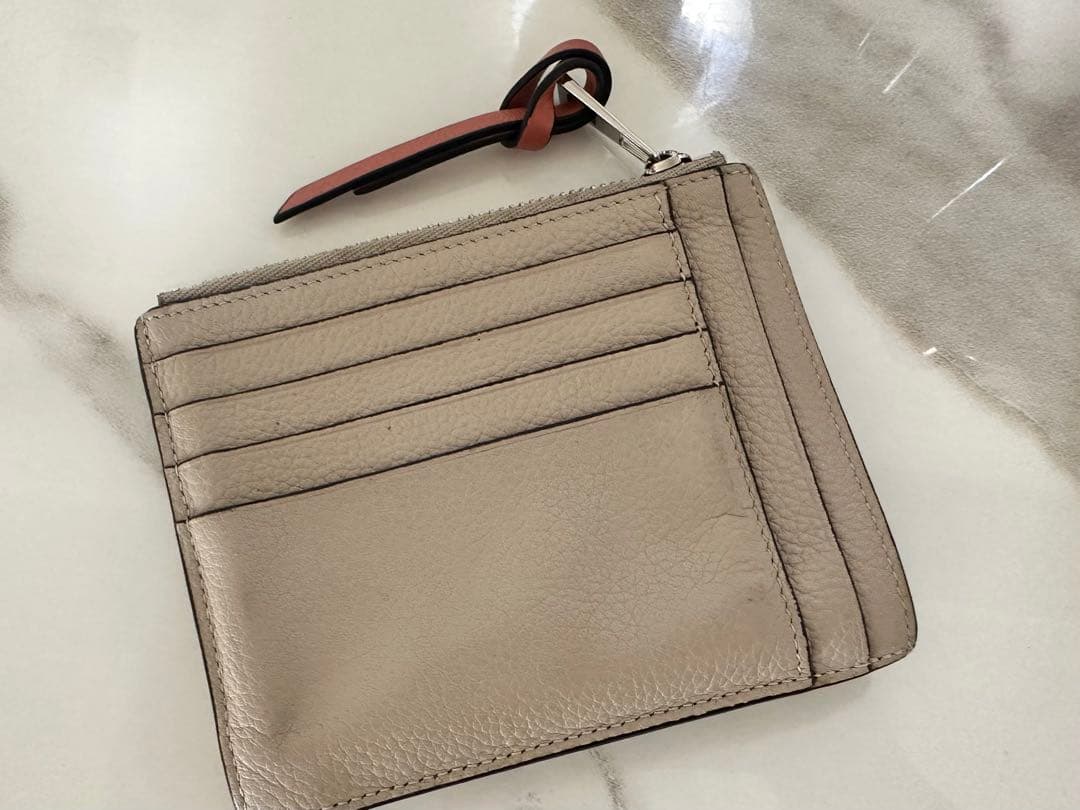 LOEWE ベージュ レザー ケース