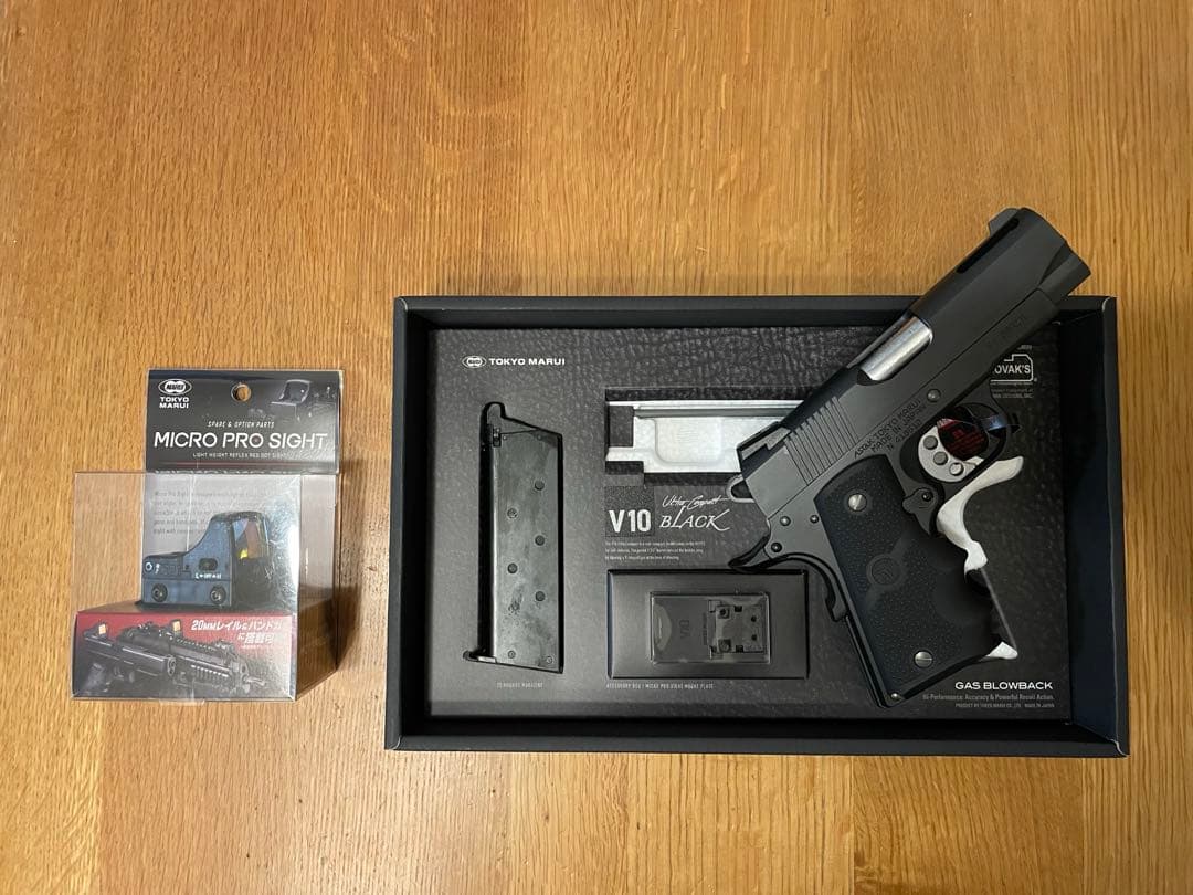 東京マルイ　V10 ガスブローバック　マイクロプロサイトセット　予備マガジン付き