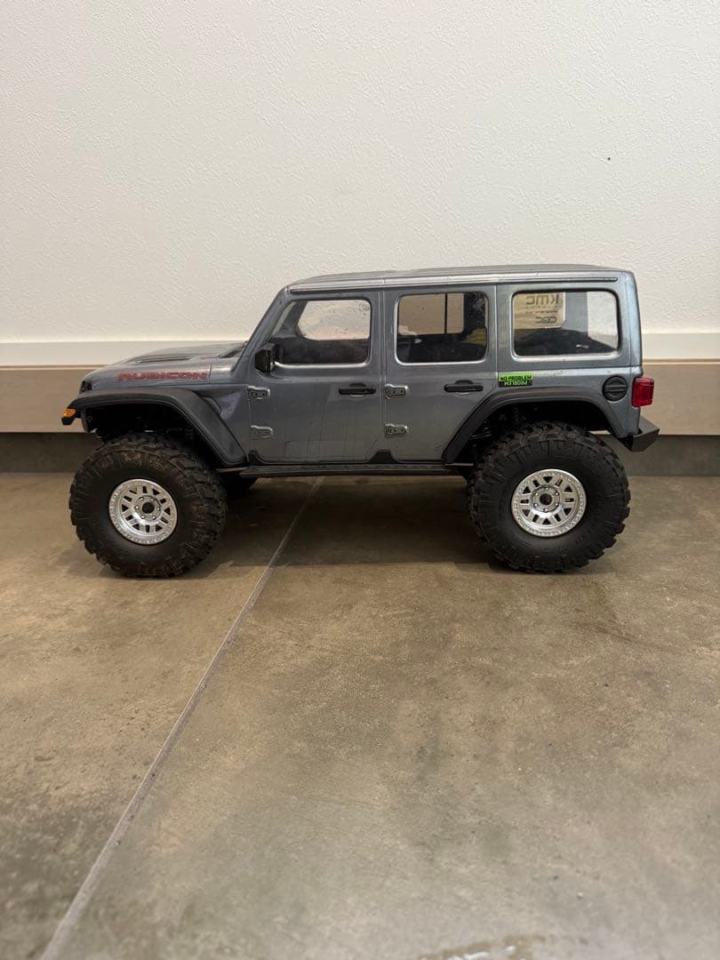 アキシャル　SCX10 Ⅲ ラングラー　シャーシ下廻りキズ少ない