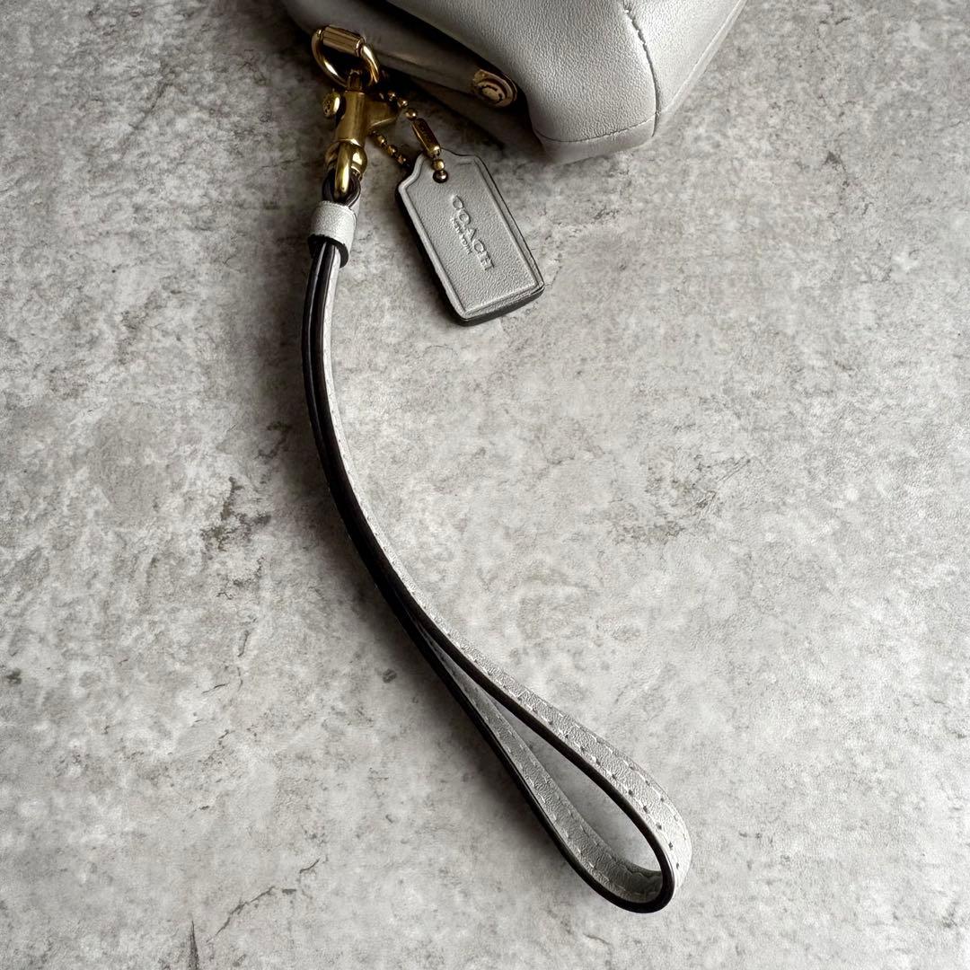 【サイ様】COACH がま口 ケース 財布 ポーチ Cロゴ 現行モデル