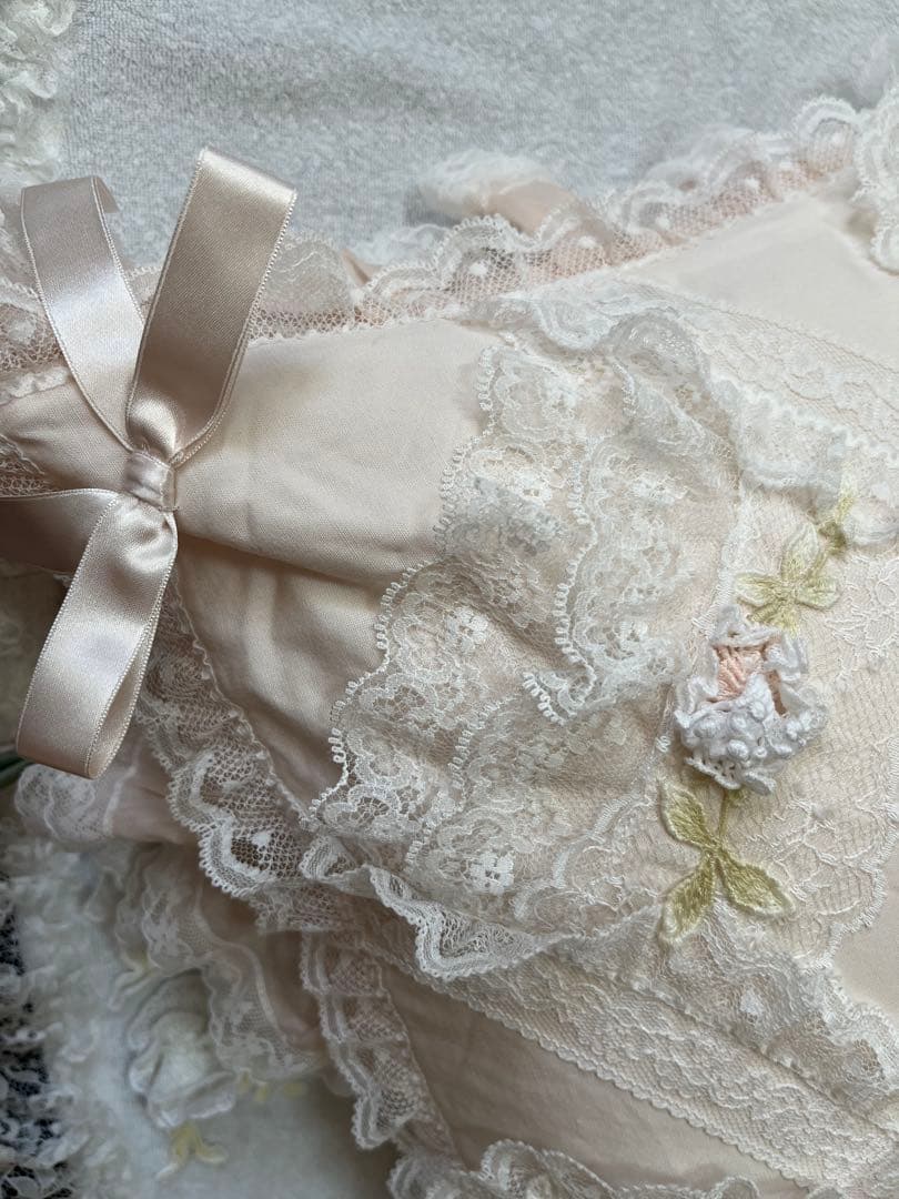 さえら　未使用品　ヒスクローネ　クッションカバーのみ　45×45