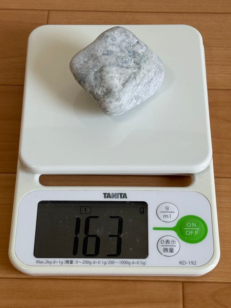 糸魚川翡翠 原石 横川 青翡翠 163g