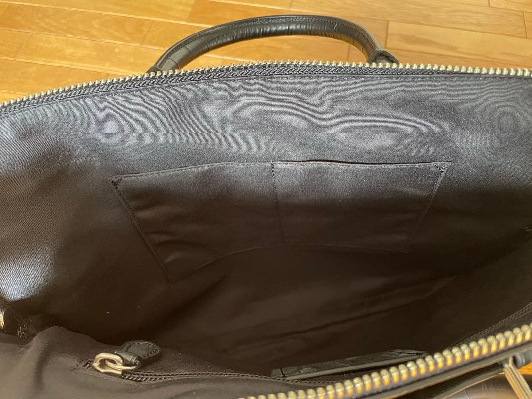 ブラックレザー ビジネスバッグ クロコダイル風