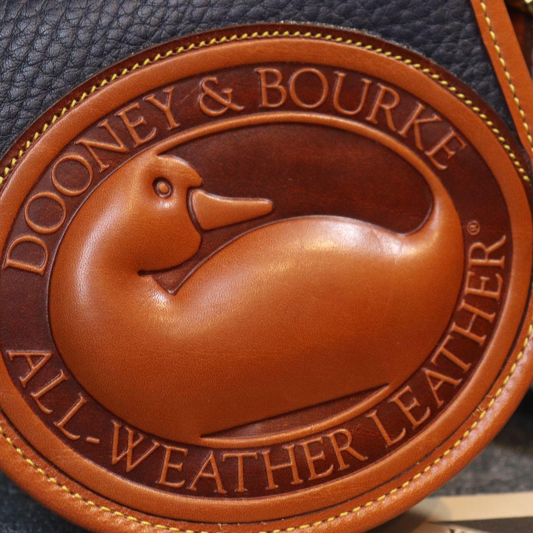 未使用 Dooney&Bourke デカロゴ タグ付 ショルダーバッグ