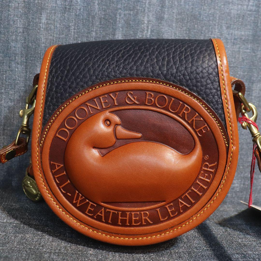 未使用 Dooney&Bourke デカロゴ タグ付 ショルダーバッグ