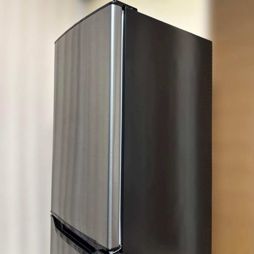美品 YAMAZEN 2024年製 冷蔵庫 幅50cm 173L エネ 静音
