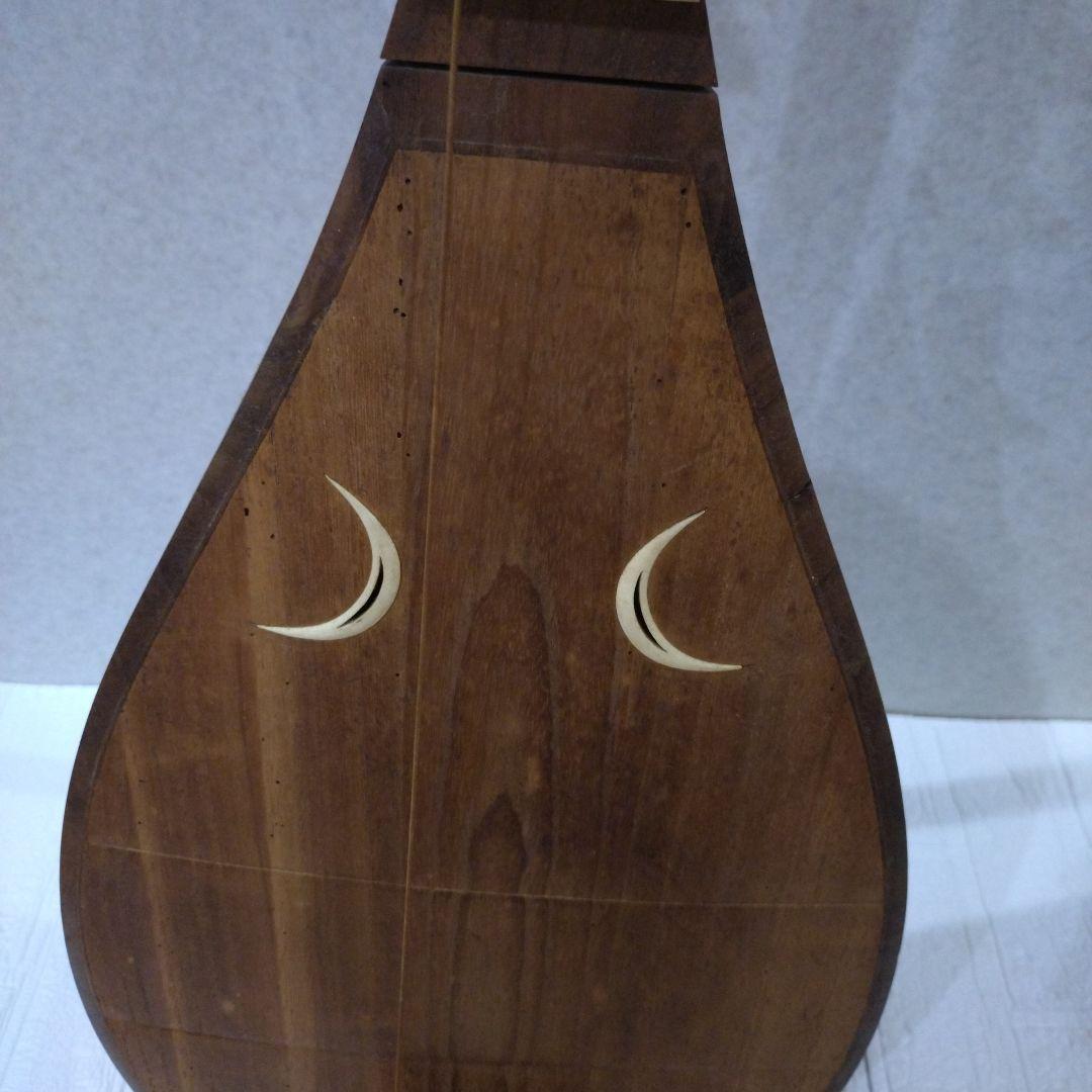 日本のアンティーク 琵琶 撥 弦楽器 和楽器 琵琶 木製 スタンド付き