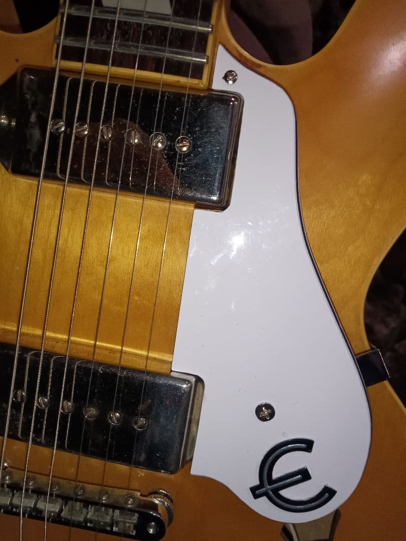 エピフォン カジノクーペ Epiphone ポット交換 ピックガード製作