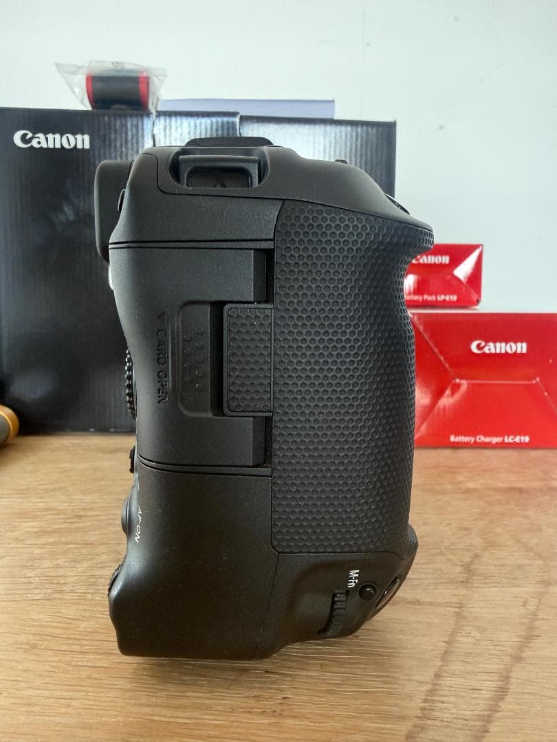 CANON EOS R3 本体 予備バッテリー×2 シャッター12000以下