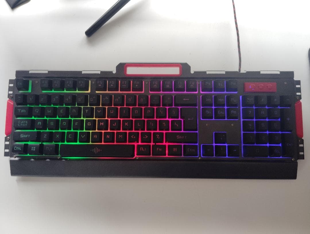 自作ゲーミングパソコン 8コア i7 4790 マウス キーボード 付き