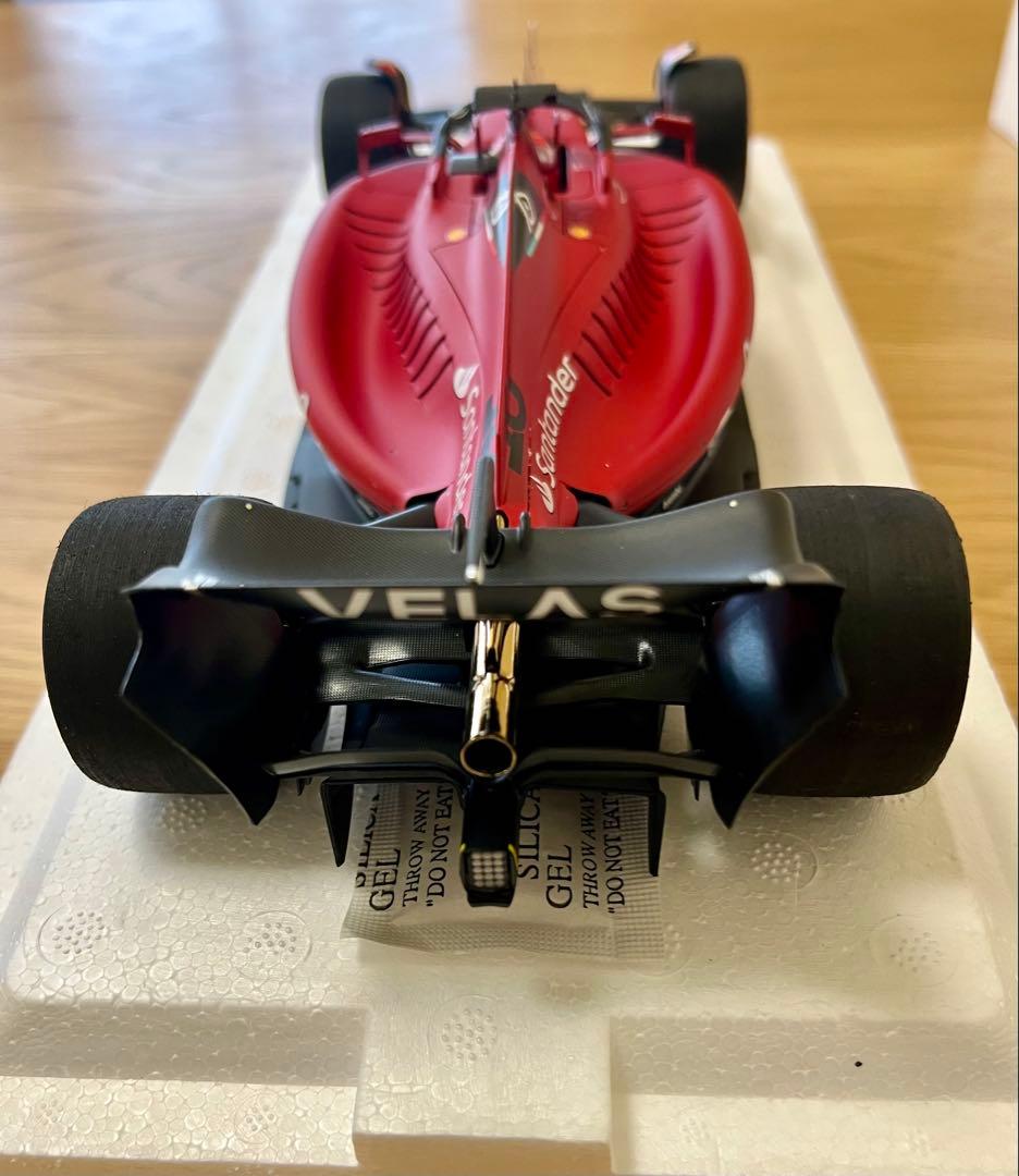 C.ルクレール フェラーリF1-75 1/18、アルファロメオ1/2ヘルメット