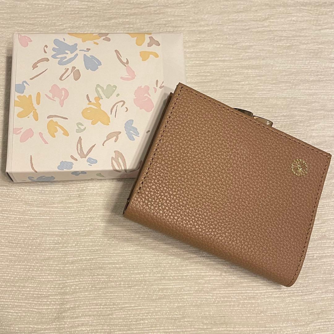 七*止様 【新品未使用】皇居 財布 二つ折り がま口 カフェオレ モカ