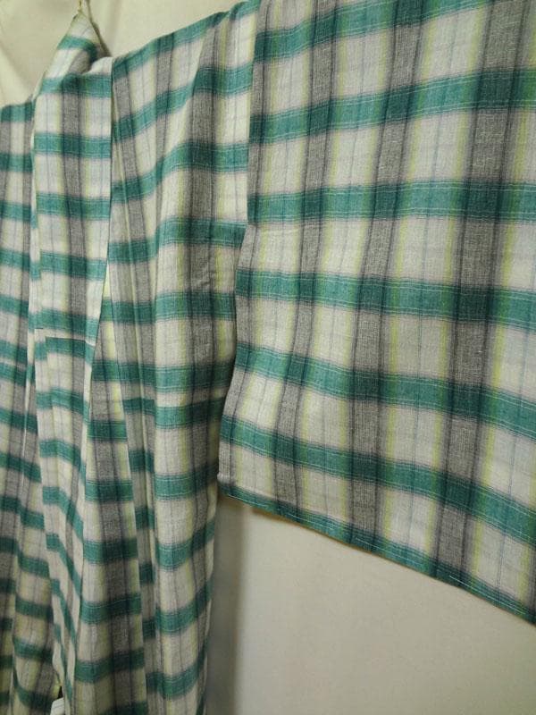夏着物　白地に黒と緑の格子柄　シボ加工の洗える着物
