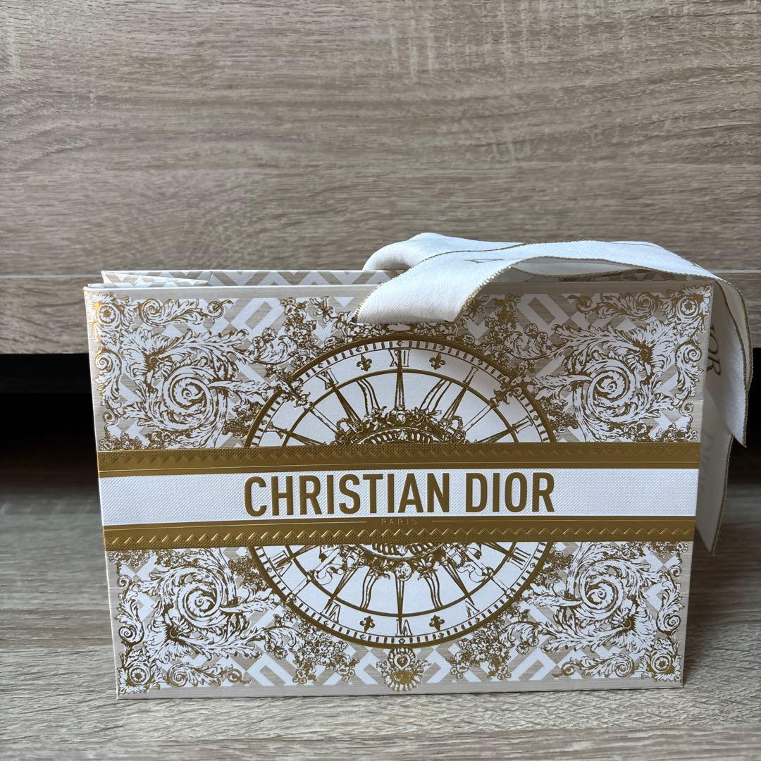 ディオール 2025 ギフト ホリデーラッピング Dior ショッパー - メルカリ