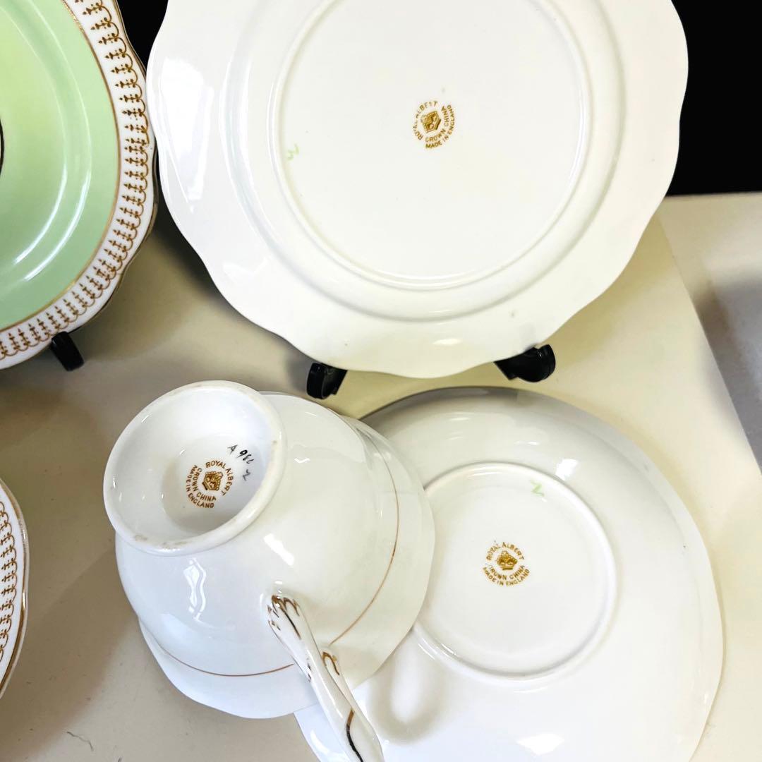 ロイヤルアルバート  エメラルドグリーン　ピンクの薔薇　2トリオ　③④