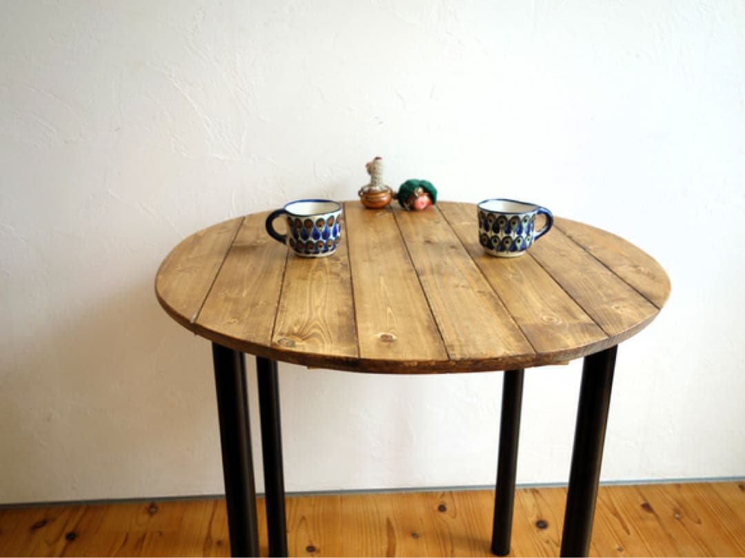 無垢材のラウンドテーブル【ハンドメイド家具】
