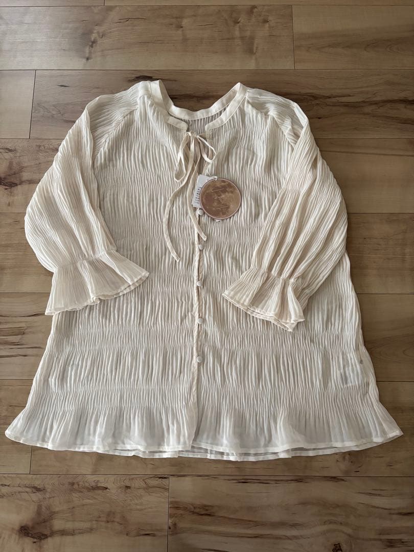 プリーツブラウス ◦ しまむら tal. by yumi (新品タグ付き) - メルカリ