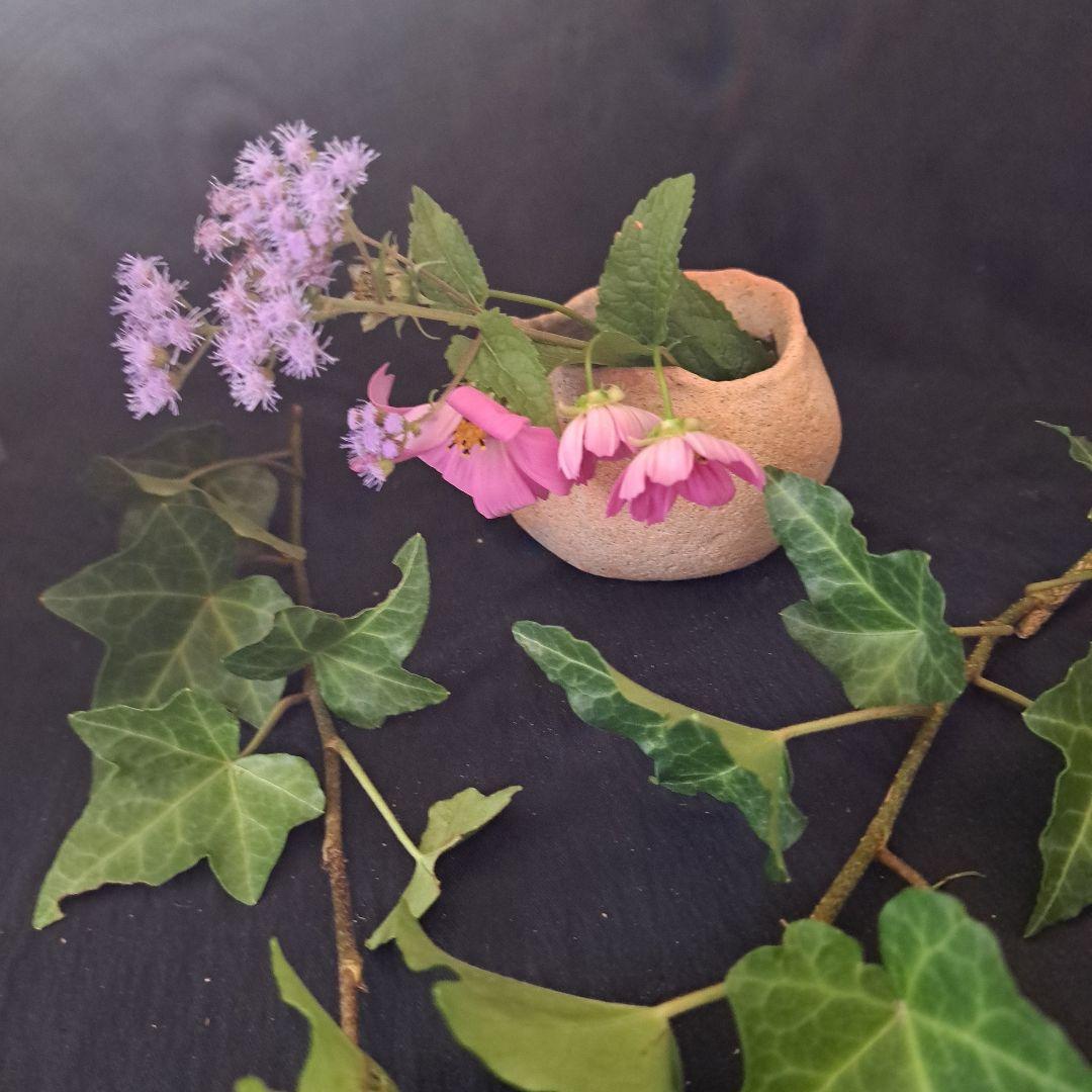 弥生土器に花を活ける 弥生種壺 祭器 直径8 5cm 2客セット