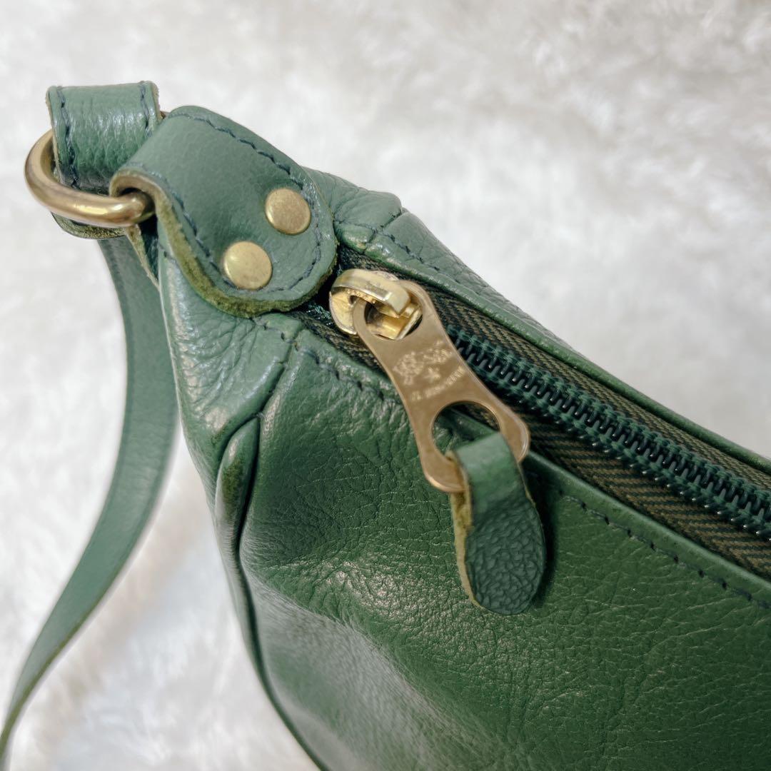 【希少色】イルビゾンテ ハーフムーン エンボスロゴ ショルダーバッグ 緑 レザー