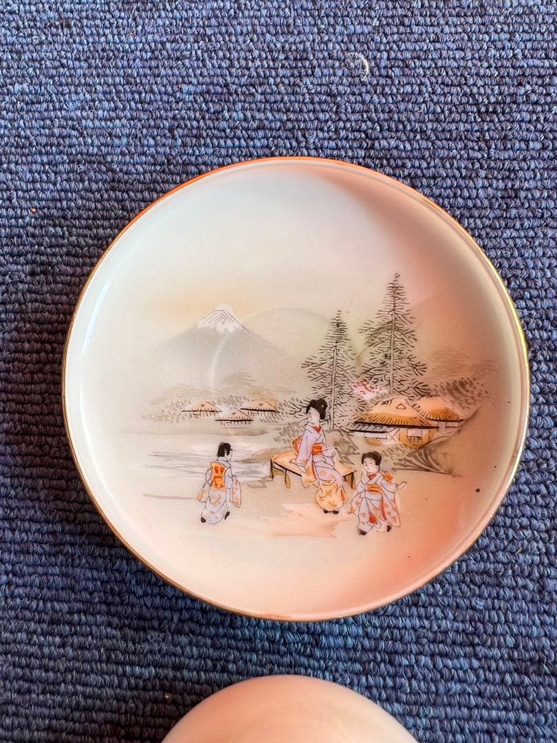 964 明治期 英国里帰り品 色絵陽刻美人富士文卵殻手 カップ＆ソーサー