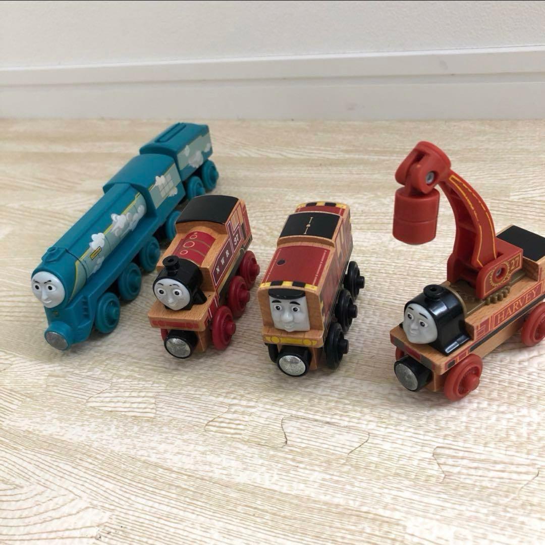 【期間限定値下げ】木製トーマスシリーズ☆仲間たち17体セット！