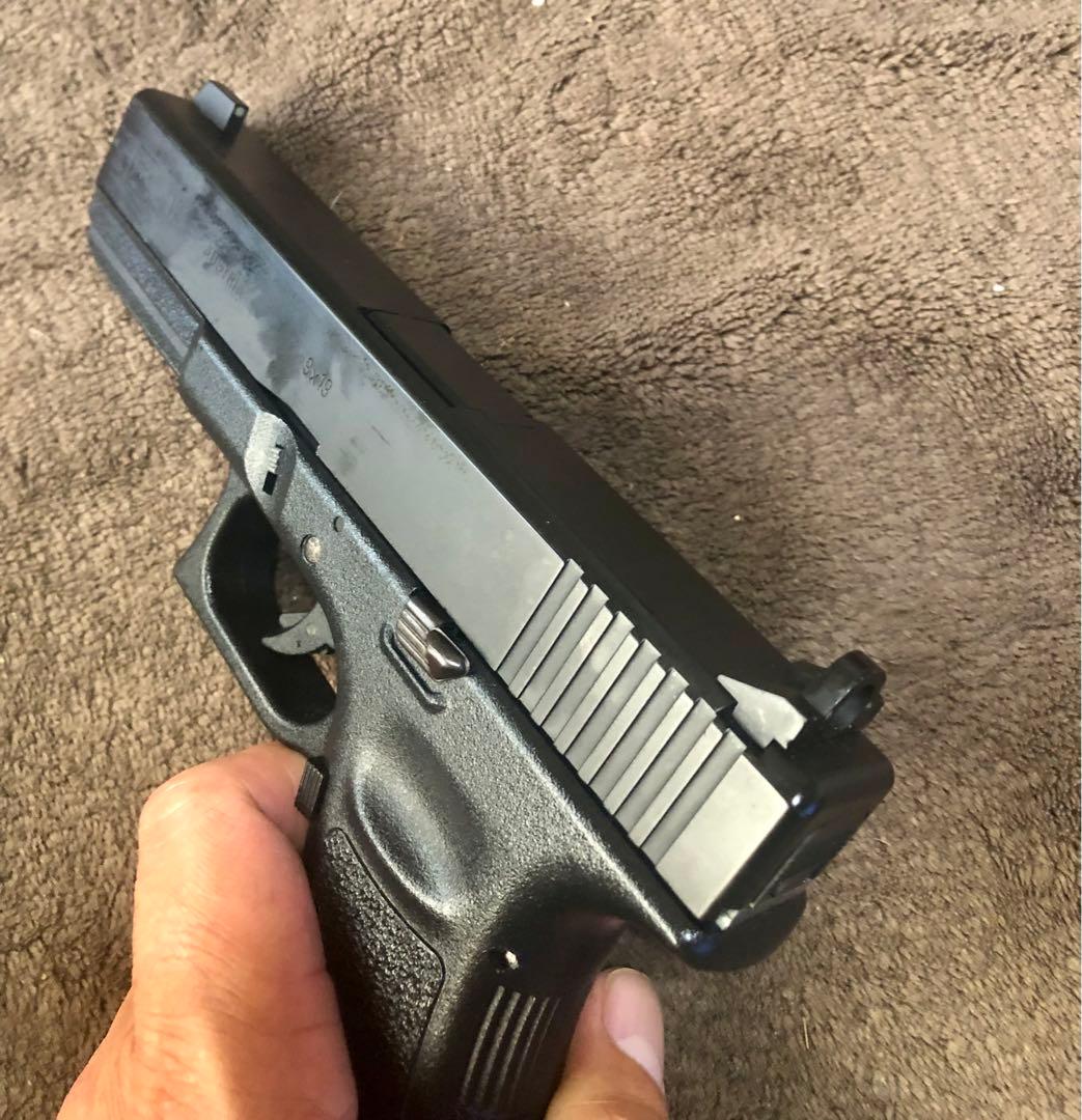 東京マルイ　ガスブローバックハンドガン　 グロック17 gen3 カスタム　中央