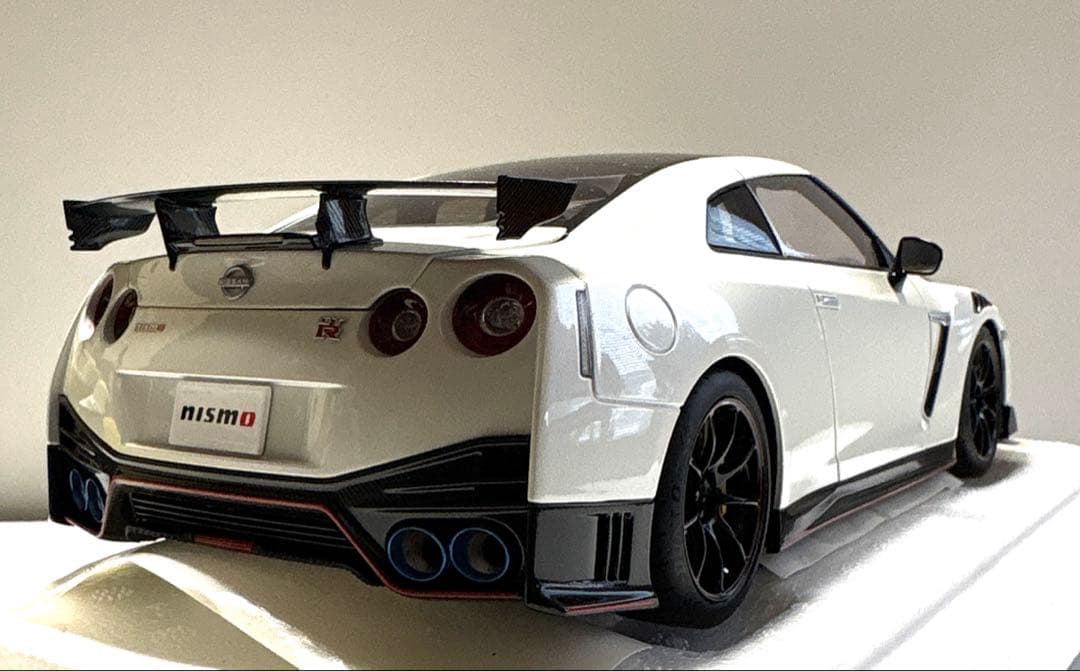 オートアート NISSAN GT-R(R35) 1/18 ニッサンGT-R