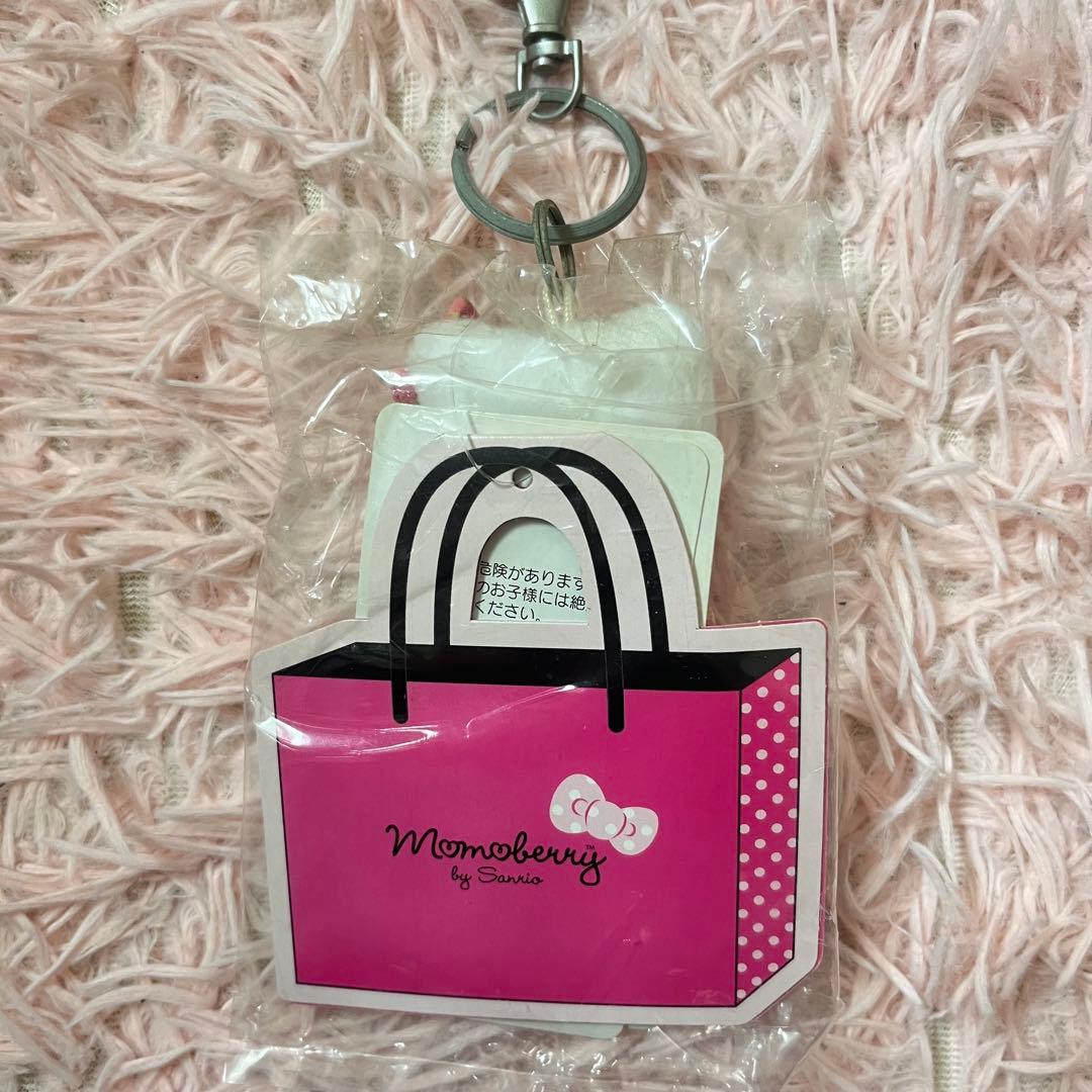 ハローキティ × Momoberry マスコットチャーム