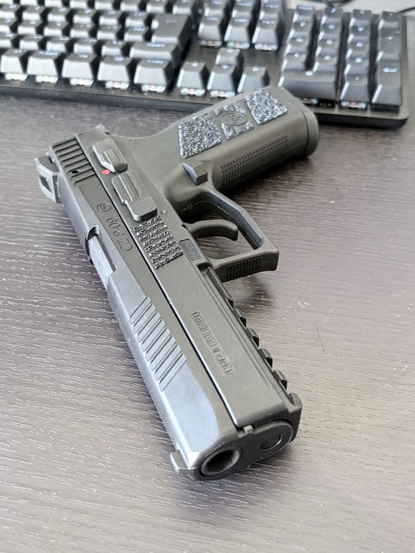 Carbon8 CZ P-09　カーボネイト　CO2ガスブローバックハンドガン