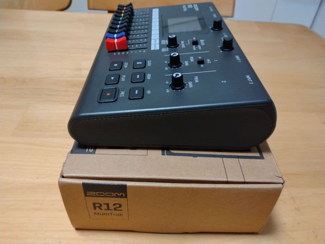 Zoom R12 MultiTrak マルチトラックレコーダー