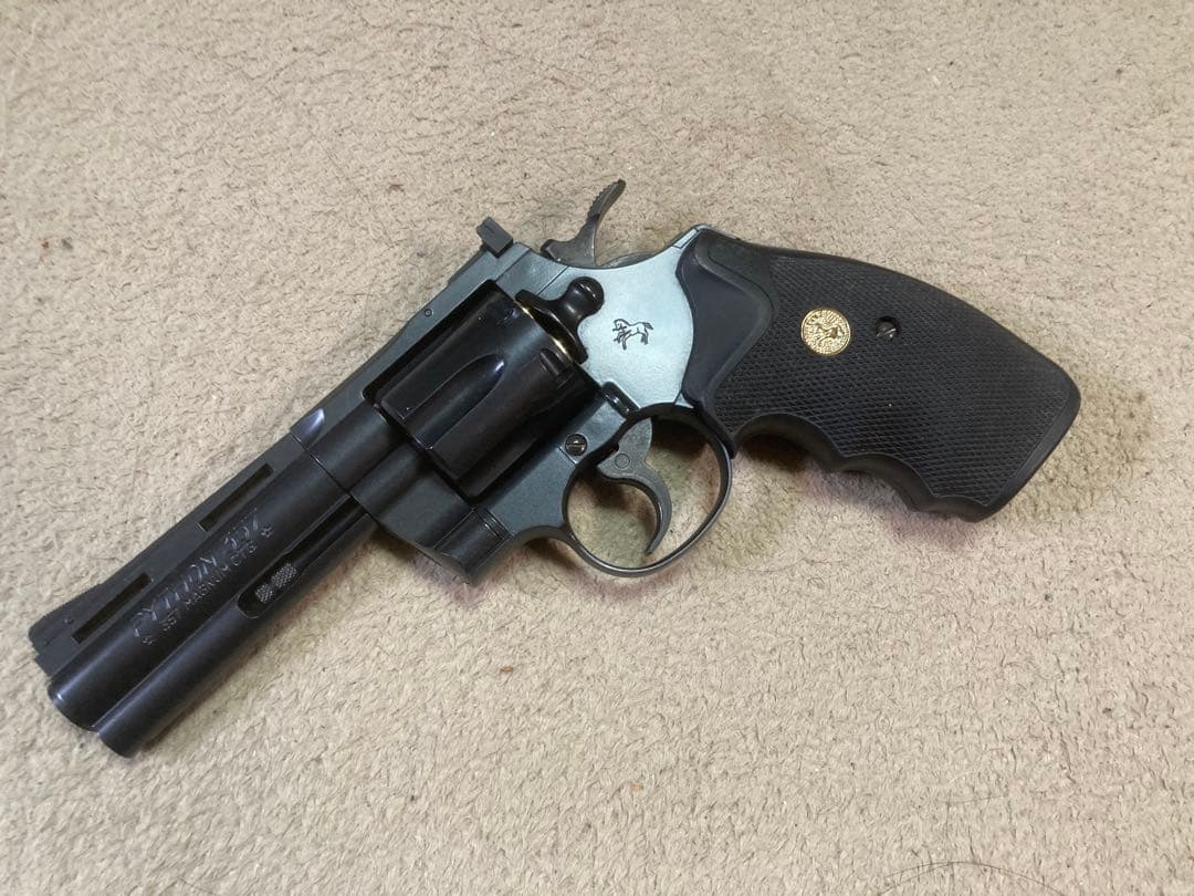 東京マルイ　コルトパイソン　357 リボルバー　4インチ　絶版　人気モデル