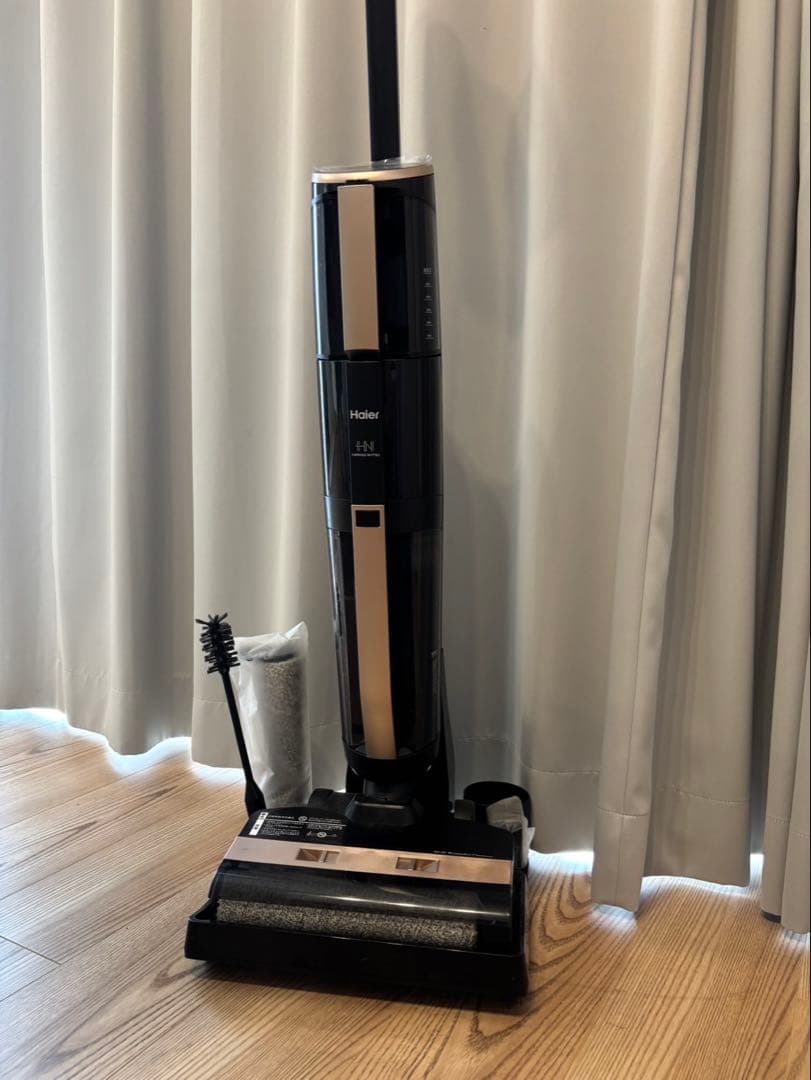 コ*柴様 掃除機 コードレス ブラック 乾拭き水拭き掃除機 Haier