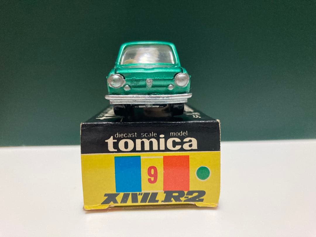 トミカ　No. 9 日本製　スバル　R-2 白シート 緑色指名箱