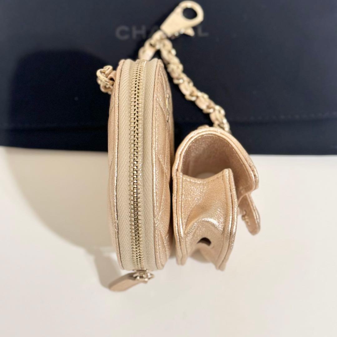 イヤーズギフト CHANEL ゴールド ケース AirPodsケース