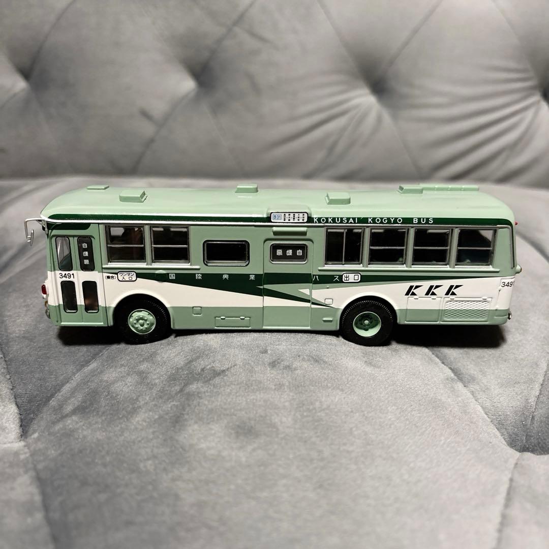 TOMYTEC いすゞBU04型バス 国際興業LV-N09a 1/64 - メルカリ