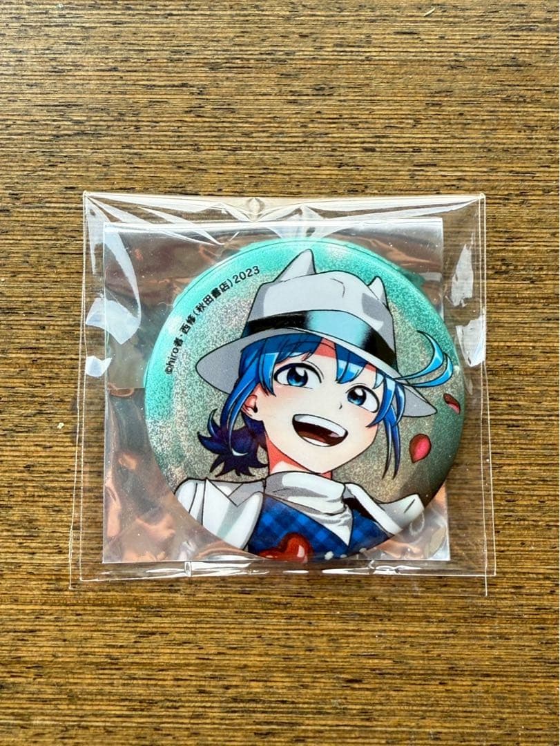 秋田書店 C105 特典 ホログラム缶バッジ 魔入りました！入間くん 魔フィア