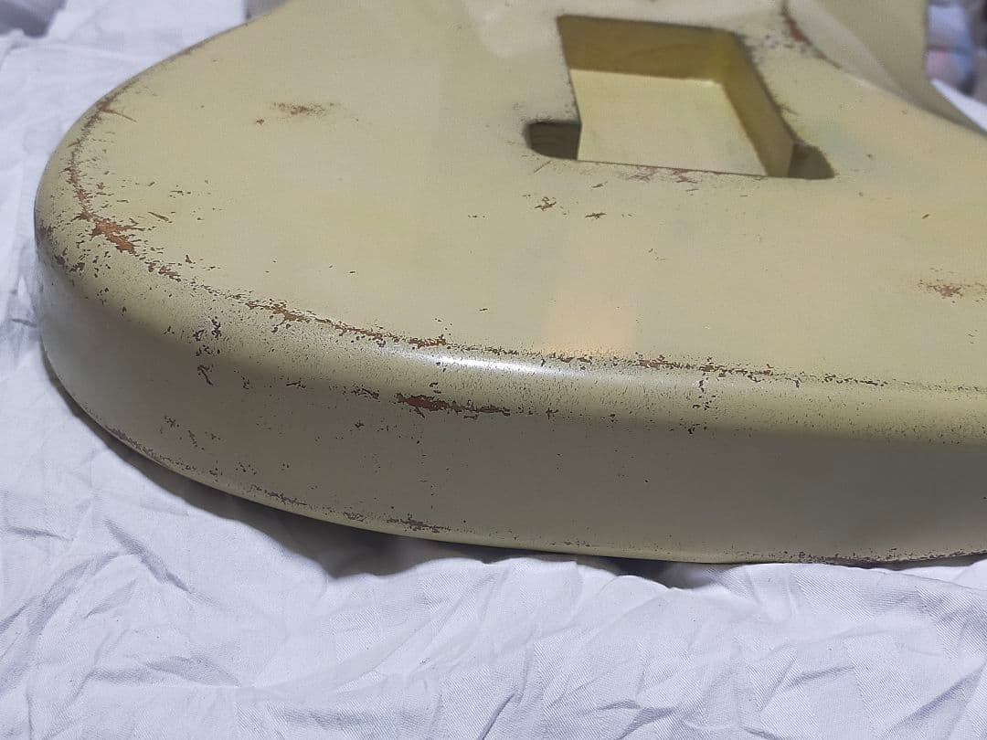 MDL1 ストラトキャスター用 ボディフェンダー MJT ラッカー仕上げ