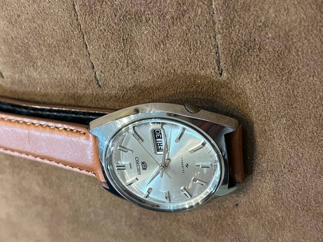 かっこいいメンズ自動巻腕時計　セイコー5 5126-8010 ビンテージ　稼働品