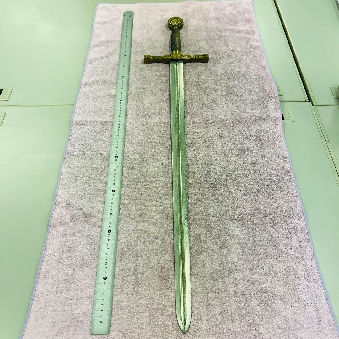 金属製の彫刻入り剣 約120cm