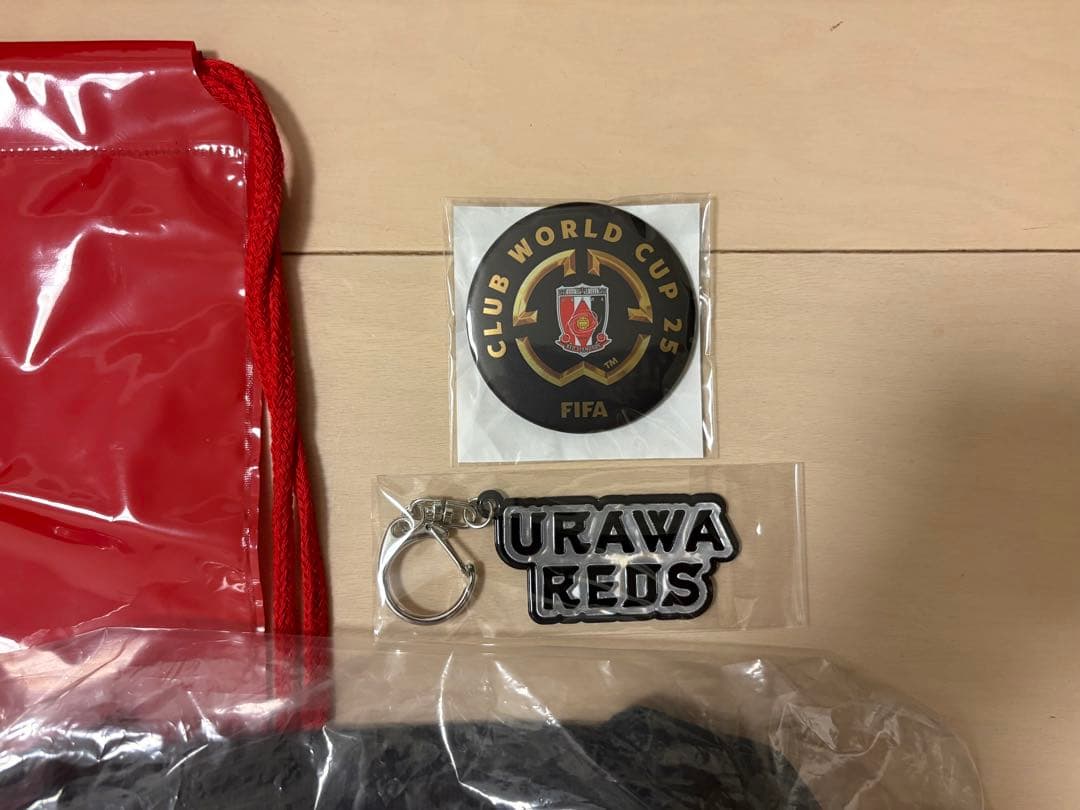 浦和レッズ 2024年 3rdユニフォーム おまけ付（缶バッチ、キーホルダー）