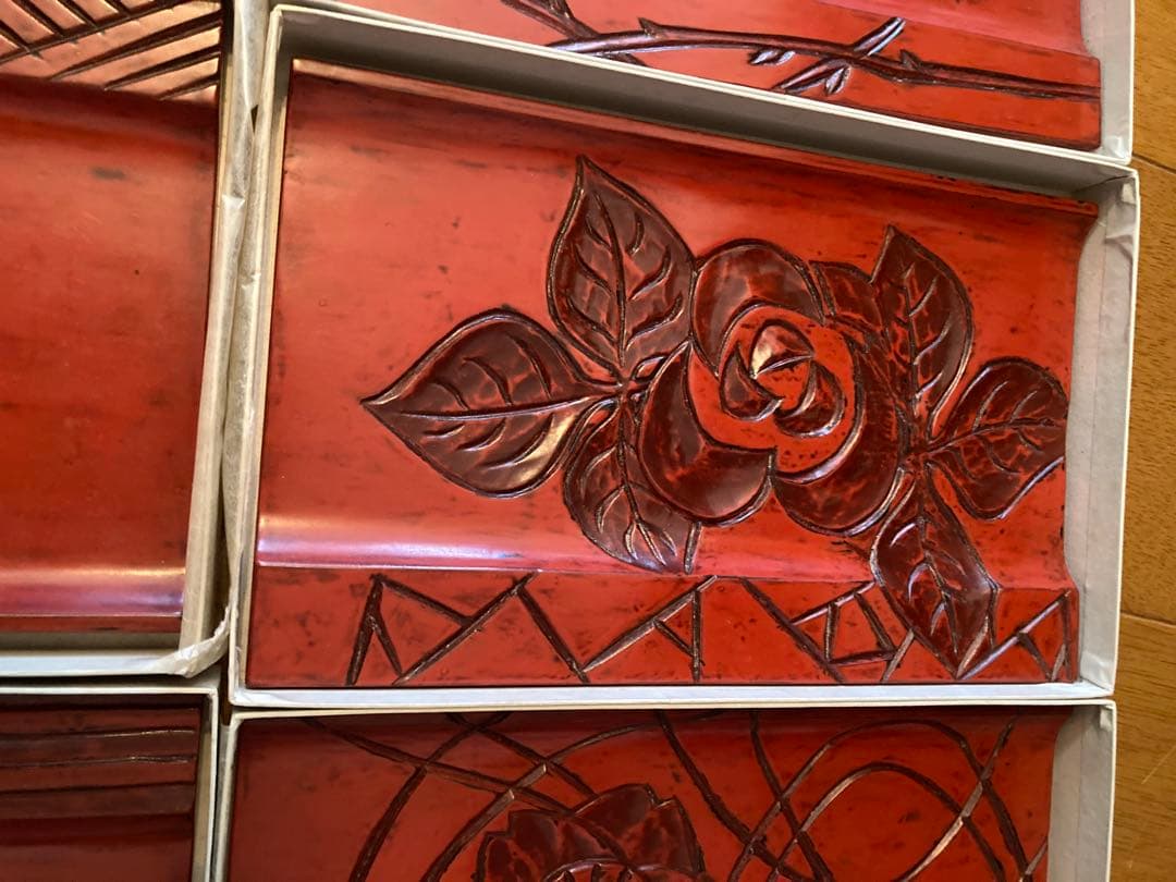 赤い漆器 膳 6枚セット 花彫刻